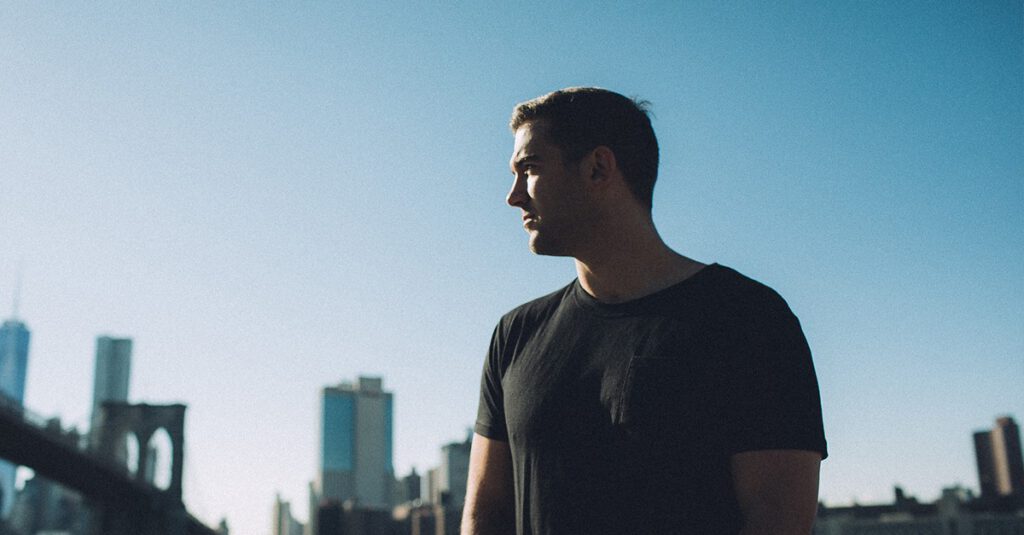 photo of Lisa Messenger